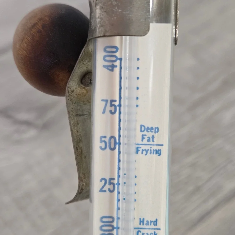 Vintage Maid of Honor Candy Icing Deep Fat Thermometer USA Wood Knob untested